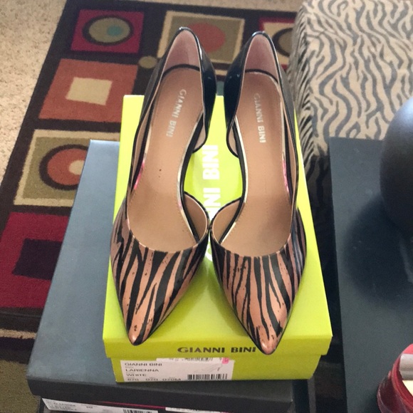 Gianni Bini Shoes - Gianni Bono Black & Brown 4” Pointed Toe Heel